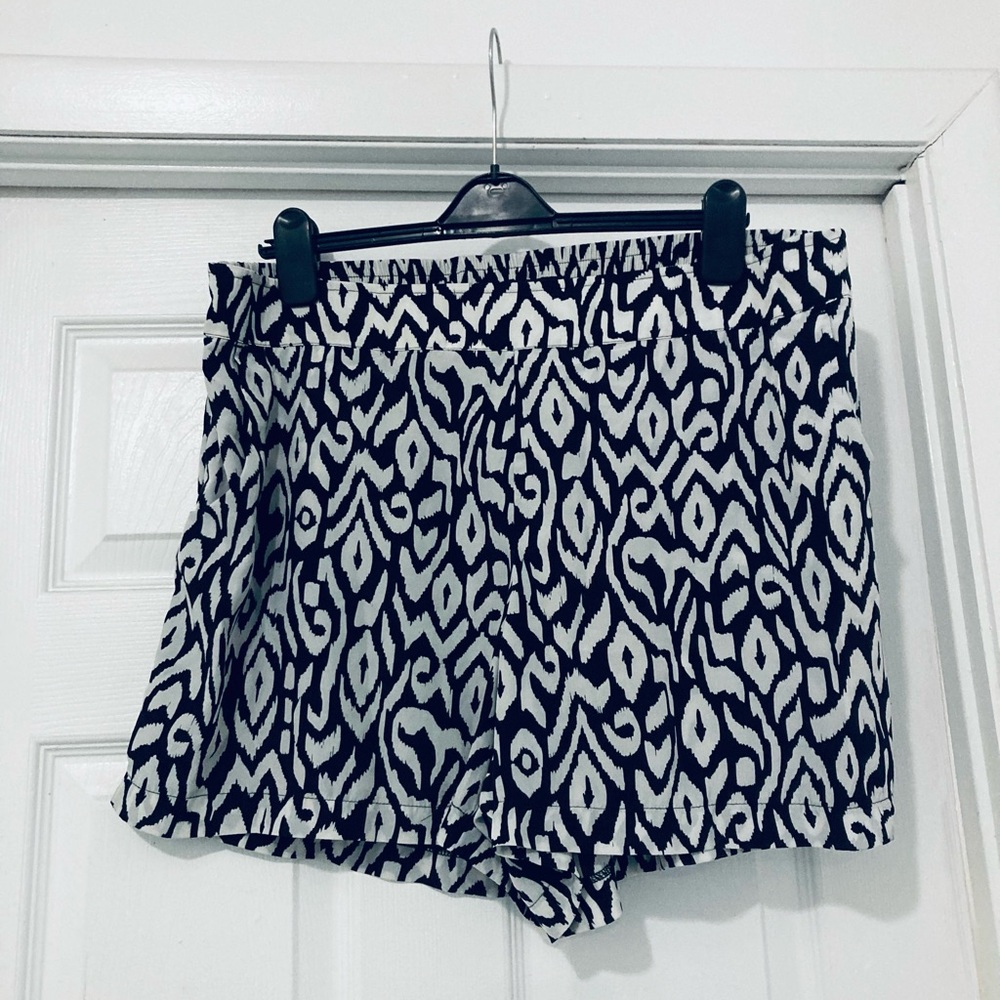 Stylish Black and White Patterned Women's Shorts